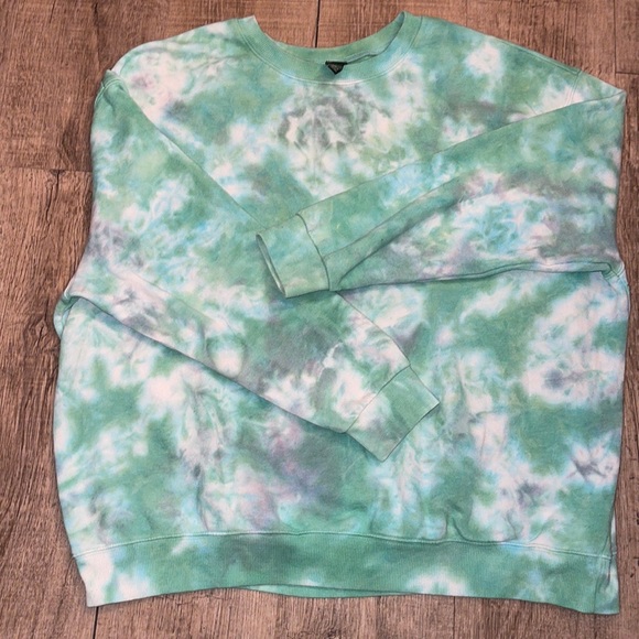 crew neck sweatshirt